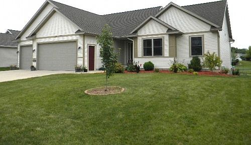 1st image of 324 Creekside Dr