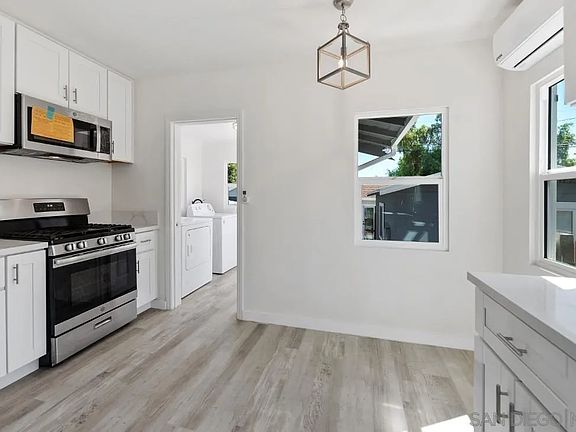 4th image of 3575-77 Bancroft St