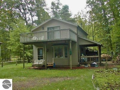 7140 Pauline St, Interlochen, MI, 49643