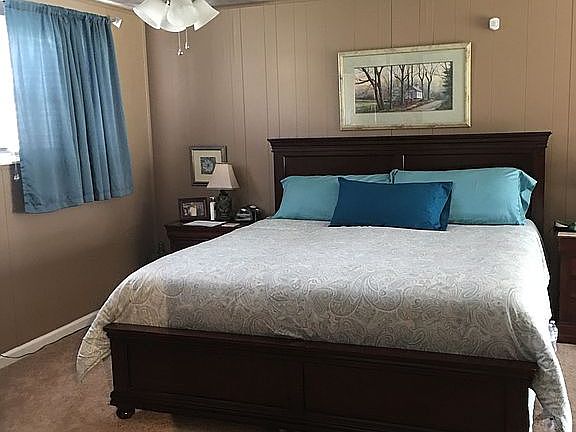Lower level  bedroom