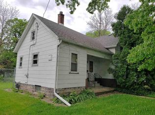 1103 Knapp St, Oshkosh, WI 54902