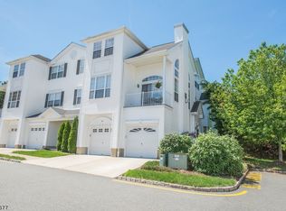 14 Timothy Ct #2302, Morristown, NJ 07960
