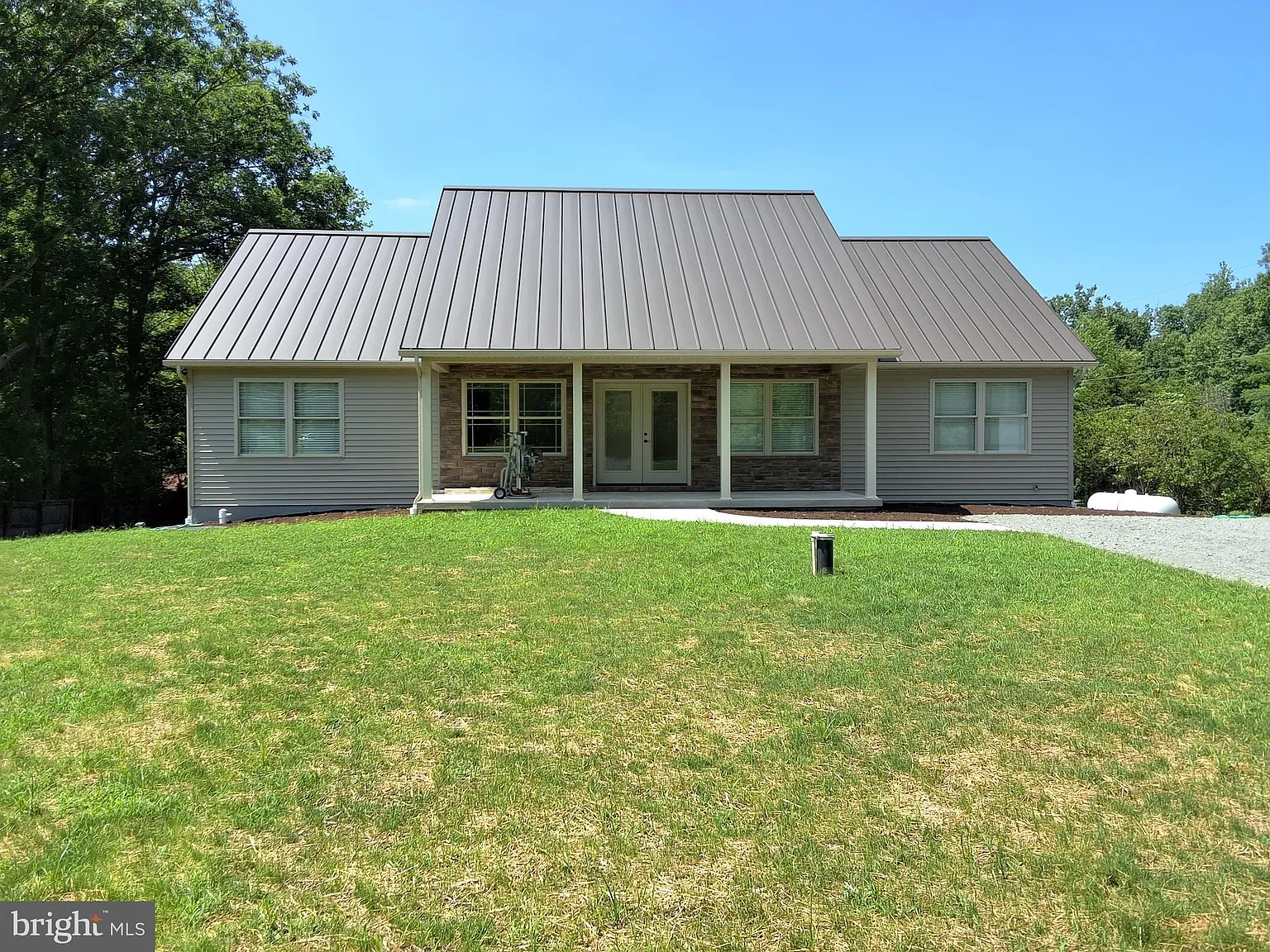 3 bed, 2.5 bath, $2,400 — Photo 1