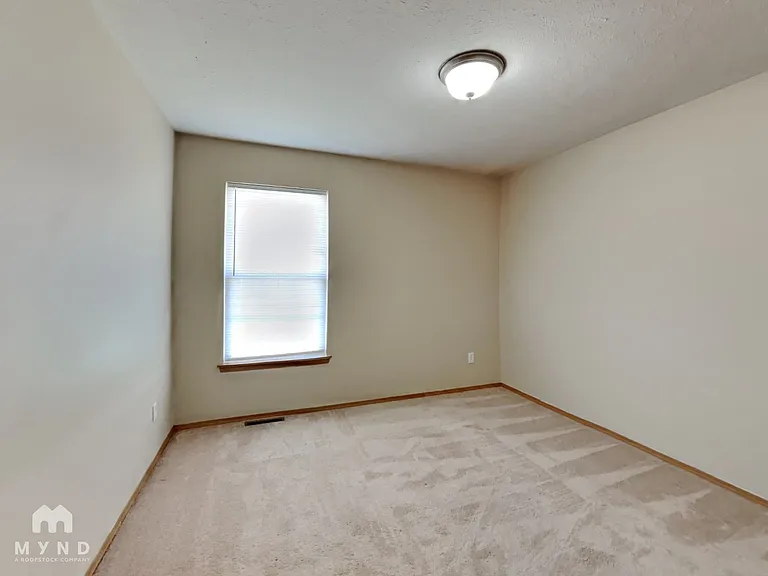 1123 S Brown Ave — Photo 10