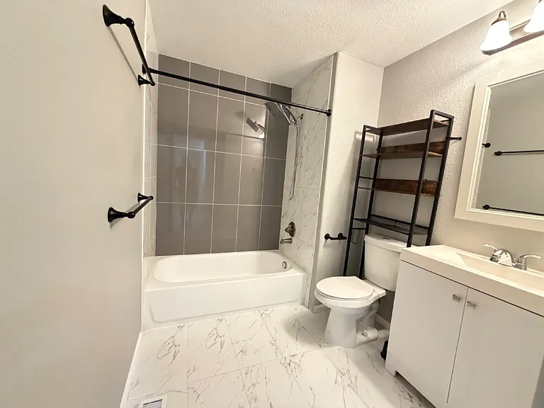 7874 S Kittredge Cir — Photo 10