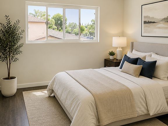 5th image of 539 E Hyde Park Pl #3