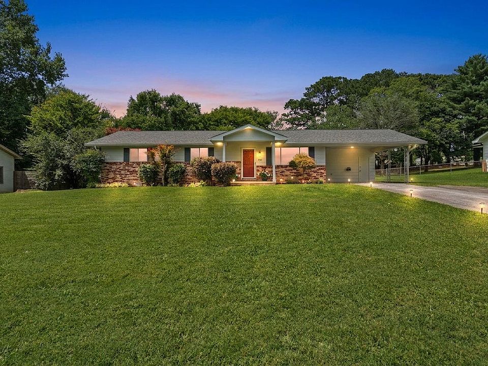 1st image of 3909 Sycamore Dr NW