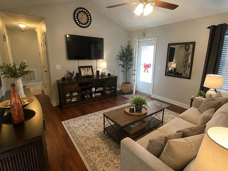 149 Saige Ct — Photo 4