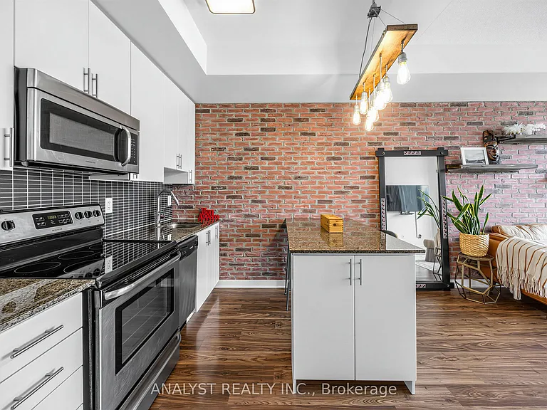 260 Sackville St #504 — Photo 13