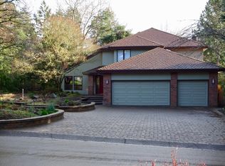 18336 Tamaway Dr, Lake Oswego, OR 97034