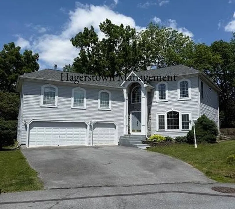 11507 Rolling Green Ct