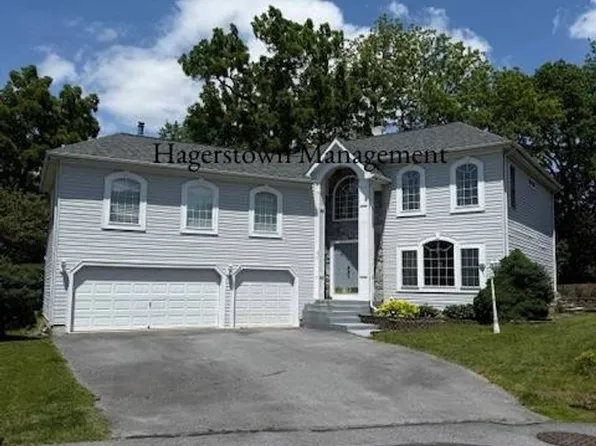 11507 Rolling Green Ct, Hagerstown, MD 21742