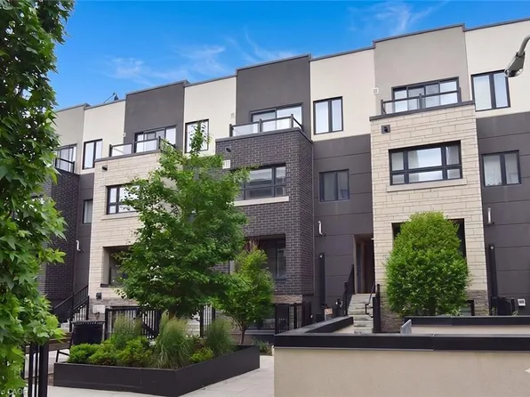 1135 Cooke Blvd #112, Burlington, ON L7T 0C3
