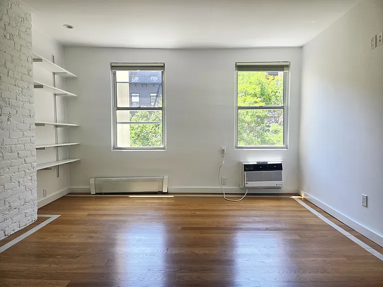 232 W 15th St #2 — Photo 8