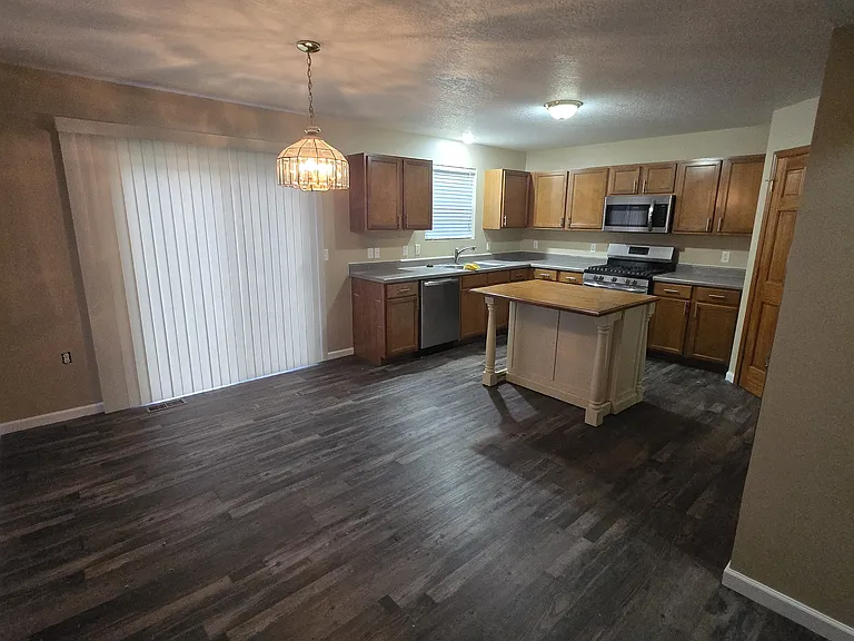 8558 Pinnebog River Dr — Photo 4