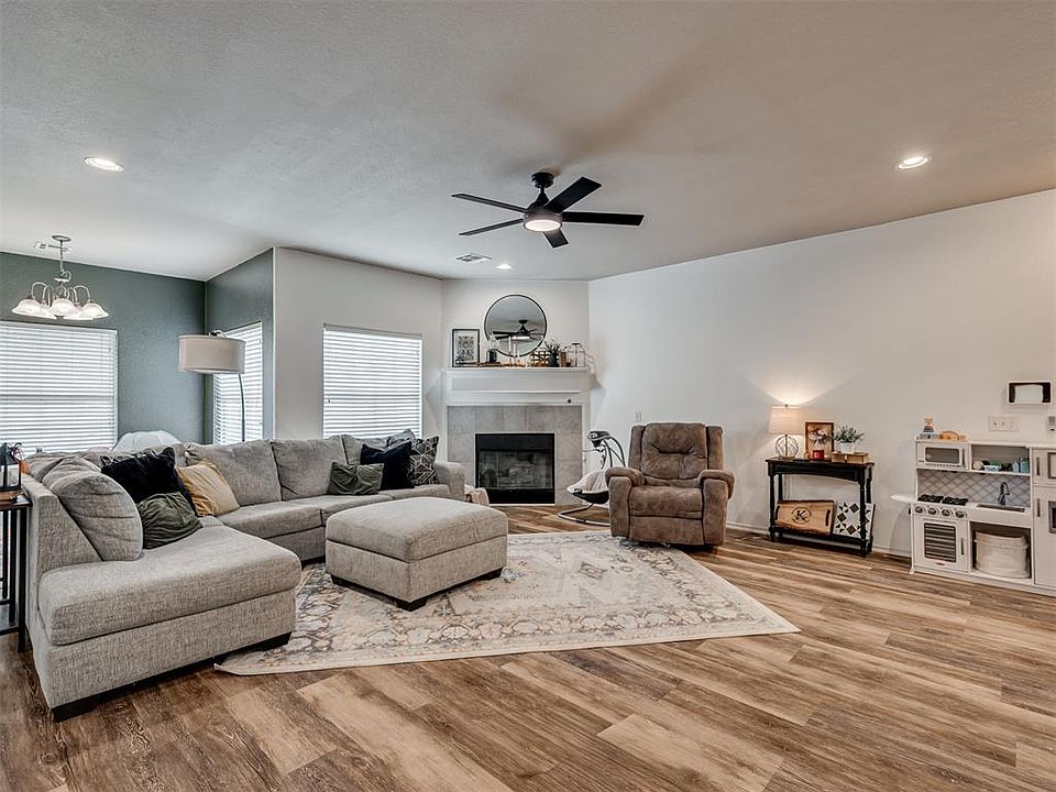 1st image of 5944 SE 66th St