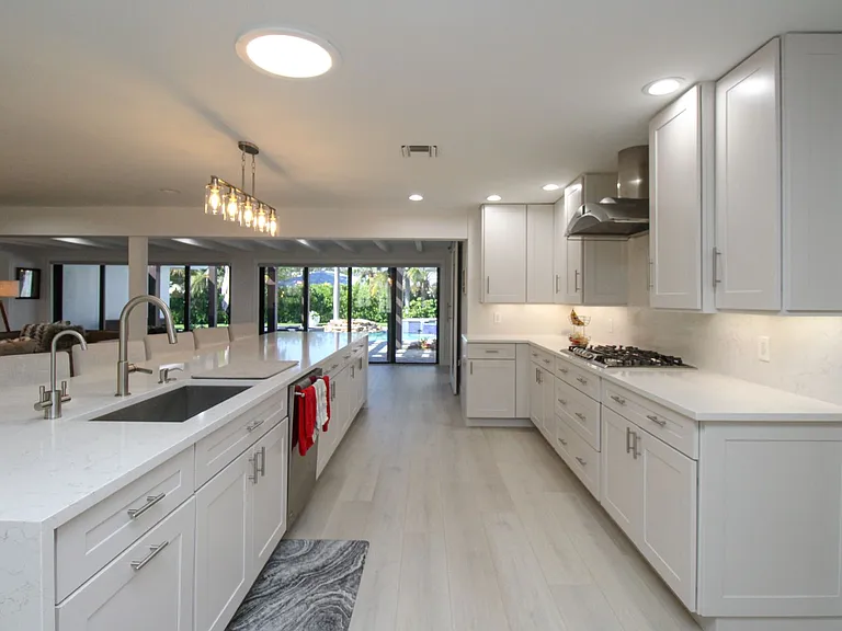1555 Crayton Rd — Photo 12