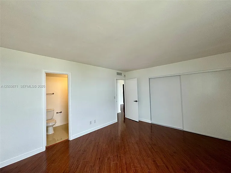 2020 NE 135th St #810 — Photo 18