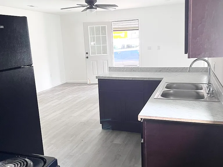 1410 Jones St — Photo 11