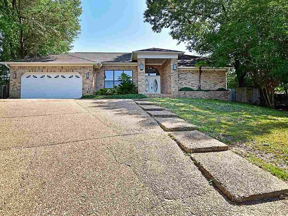 1st image of 9816 Bridgewood Ln
