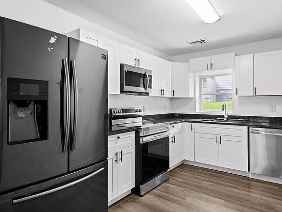 5th image of 200 S Aster Ave