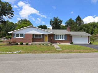 115 2nd St, Wht Sulphur S, WV 24986