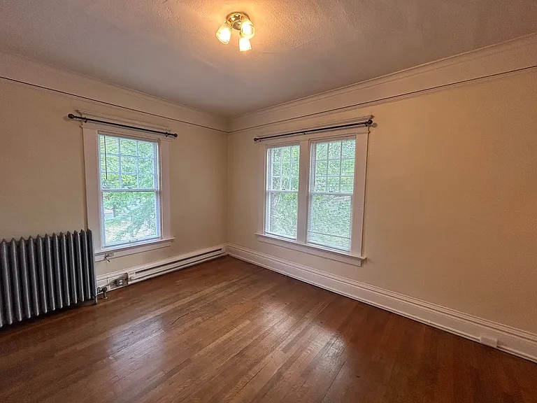 Historic Harold Apartments on Lower South Hill! — Photo 13