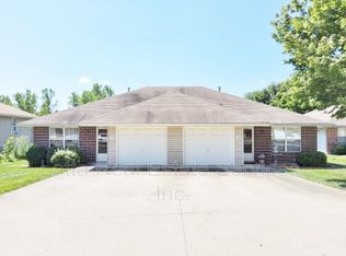 3148 NW Mill Dr, Blue Springs, MO 64015