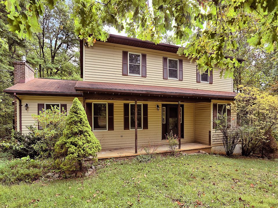 1725 Barns Lane ; House Front ; http://barnslane.rentpmi.com