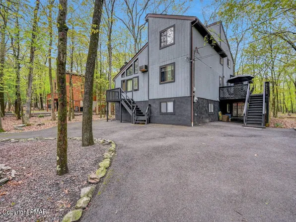 2306 Burntwood Dr, East Stroudsburg, PA 18301