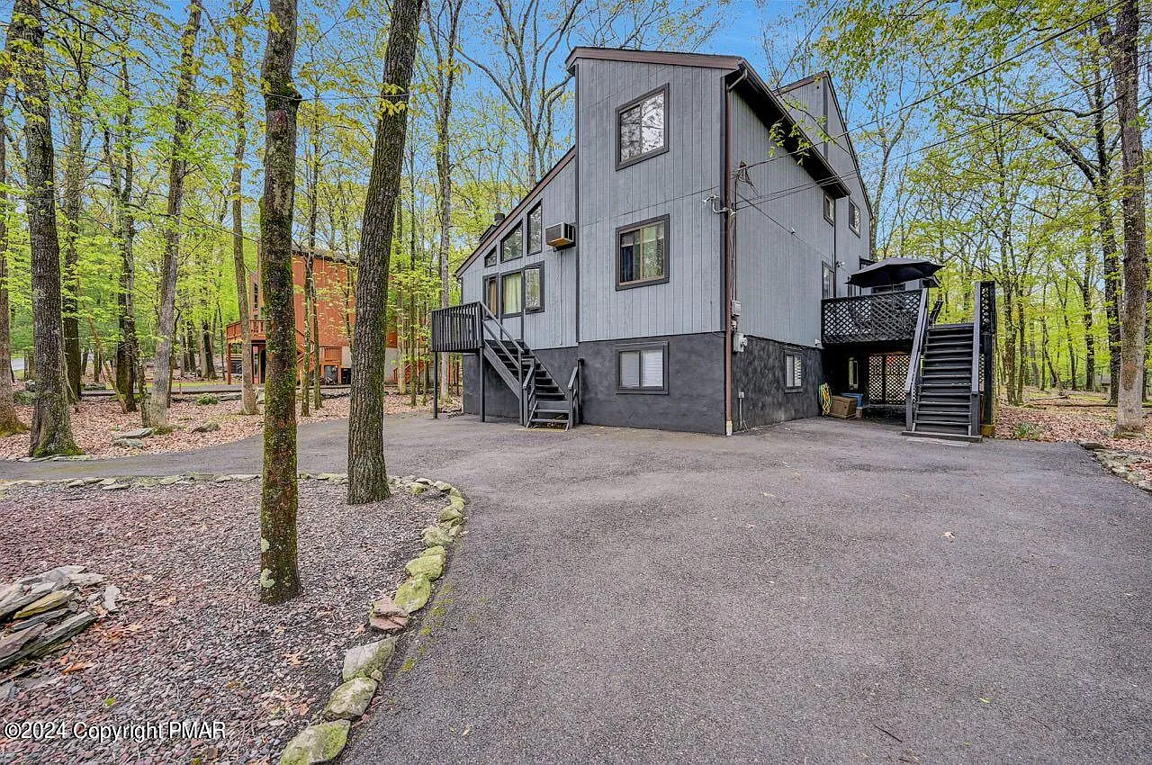2306 Burntwood Dr photo 1