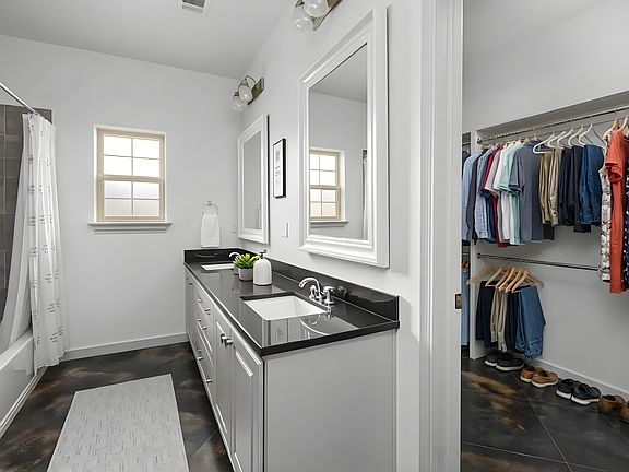 4th image of 7613 Beck Dr
