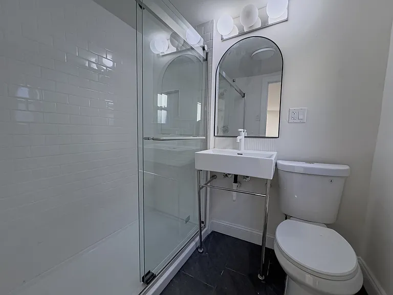 2039 Green St #3R — Photo 3
