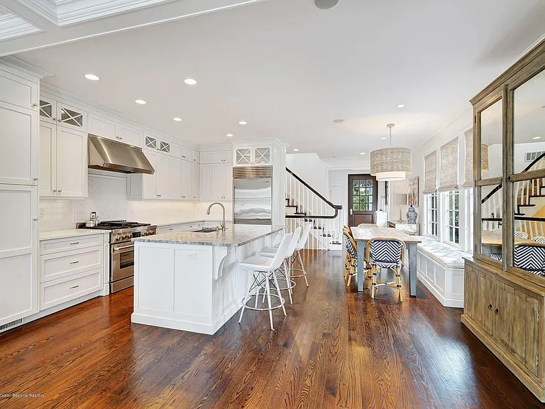 401 Monmouth Ave — Photo 13