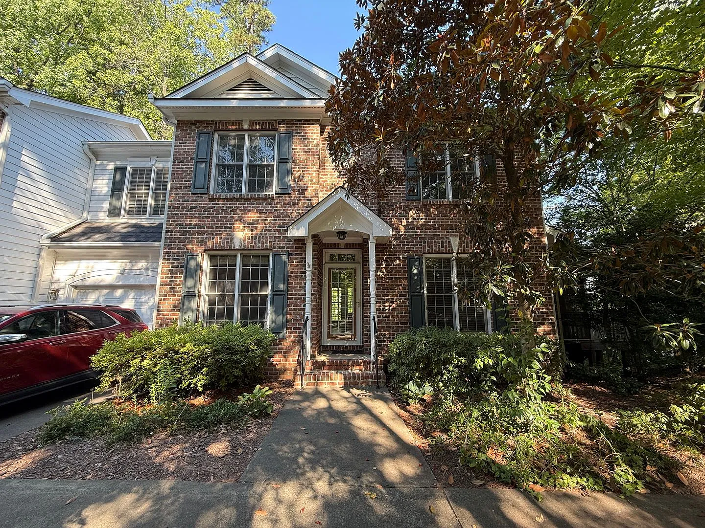 Stunning 3BD, 2.5BA Downtown Raleigh End Unit Townhome with a 1-Car Garage in a Prime Location Ne... — Photo 1