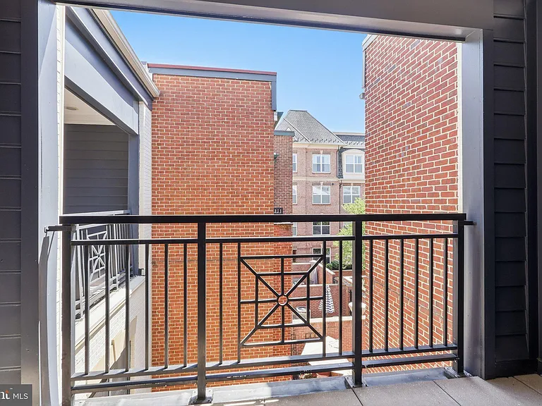 1302 Duke St — Photo 33