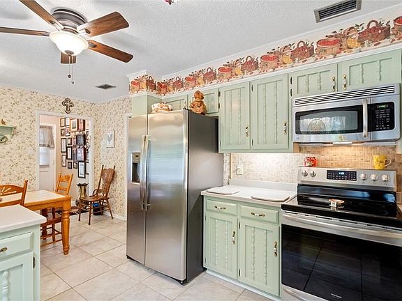 3rd image of 601 Malaga Dr