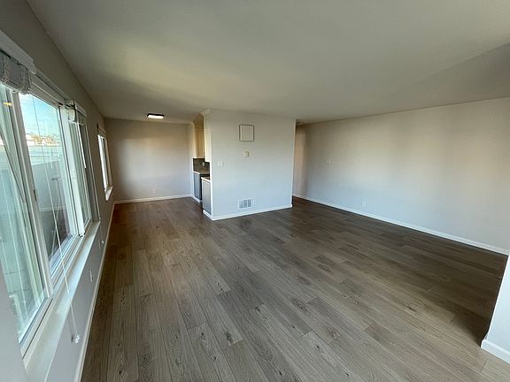 4th image of 1535 48th Ave APT 202