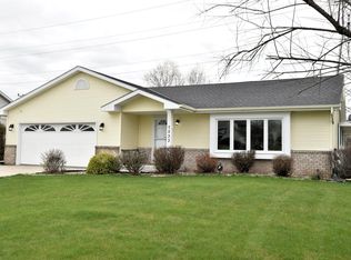 7533 S Pacific St, Franklin, WI 53132