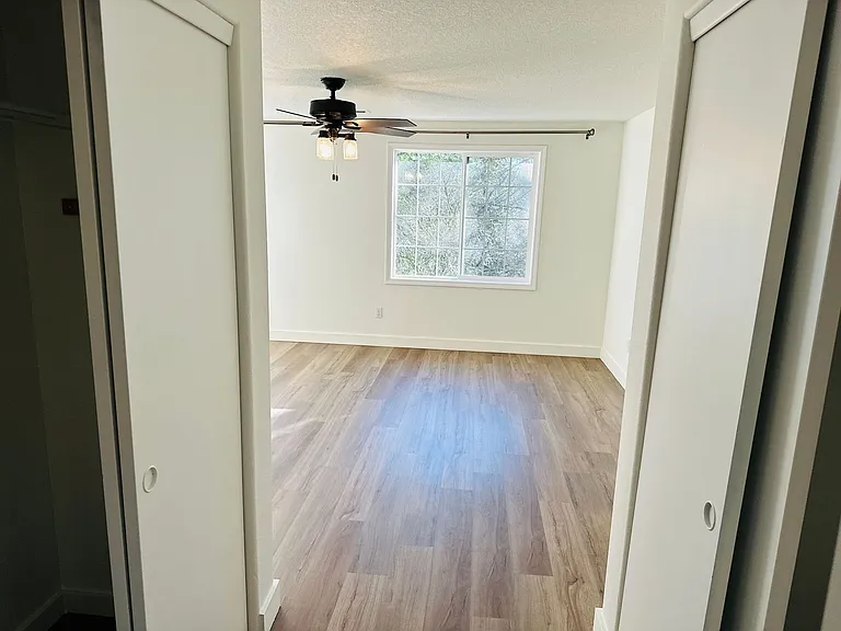 18820 NE Sunrise Ln — Photo 21