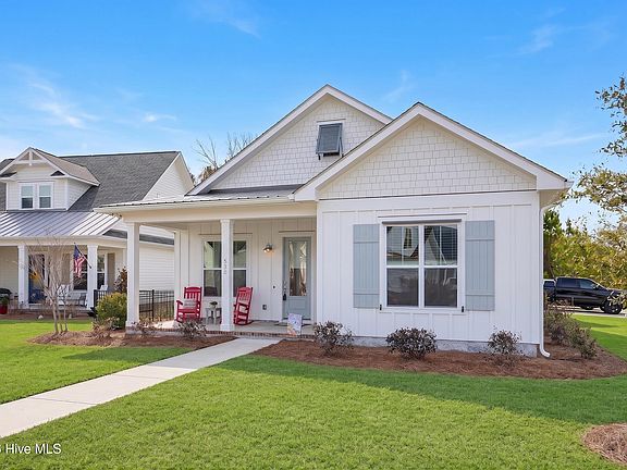 3rd image of 332 Cornubia Drive