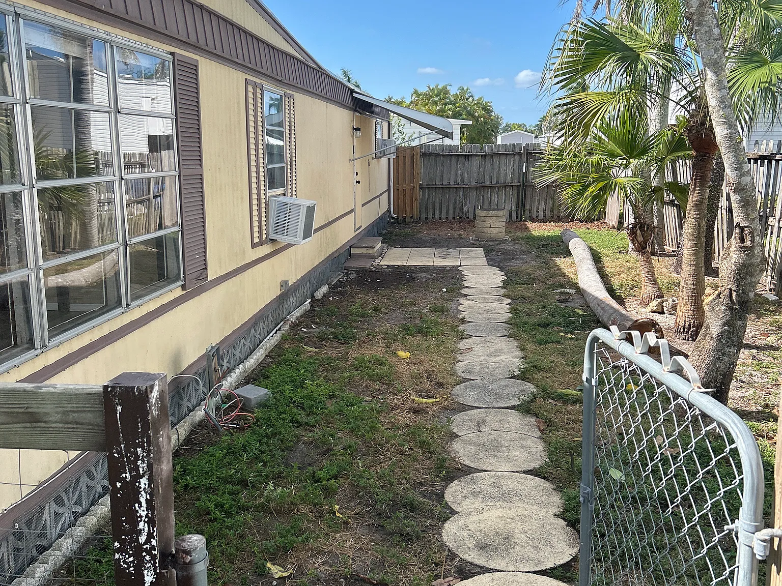 16220 Cynthia Ct — Photo 4