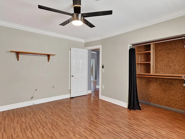 1005 Selkirk St — Photo 18