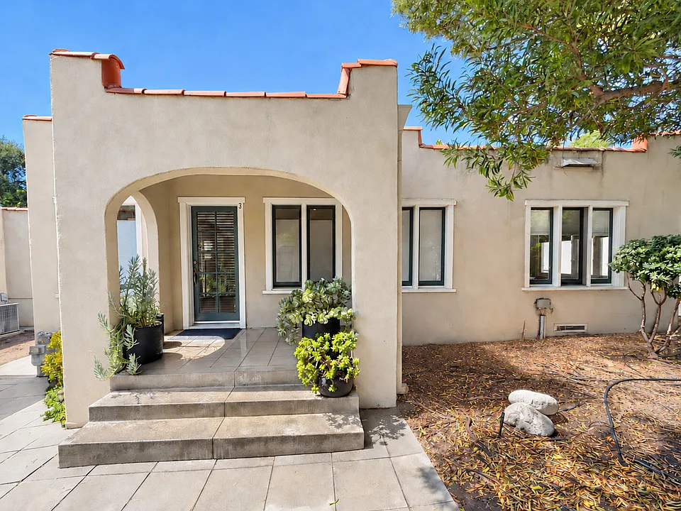 1044 E Orange Grove Blvd #3