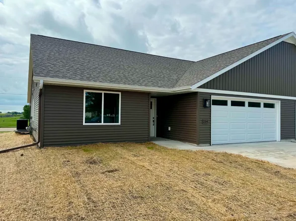 214 Danielle Dr, Randolph, WI 53956