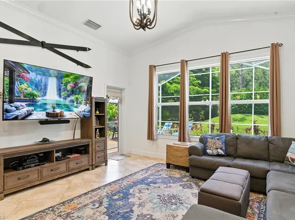 2085 Painted Palm DR, NAPLES, FL 34119