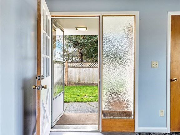 4th image of 409 Avenue D