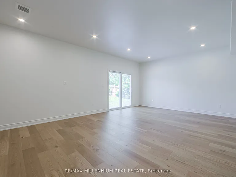 1285 Rebecca St — Photo 38
