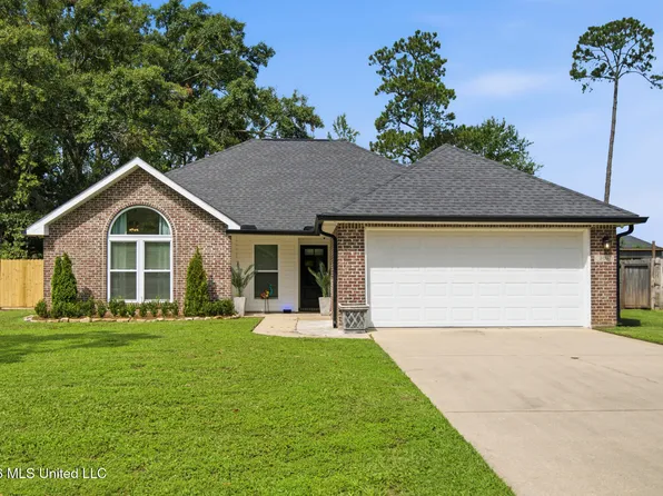 309 Woodcrest Dr, Long Beach, MS 39560