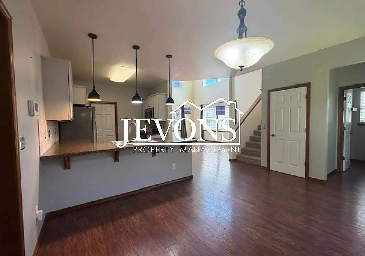 3 Bed / 2.5 Bath Single-Family Home in West Yakima — Photo 2